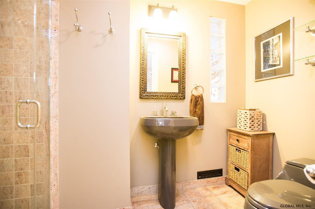 6 Clarendon Road Albany, NY 12203 - Photo 11 of 25 Photo 11