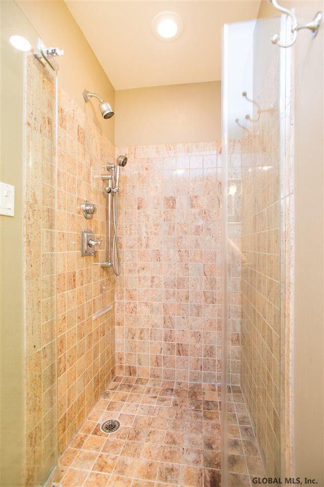 6 Clarendon Road Albany, NY 12203 - Photo 12 of 25 Photo 12