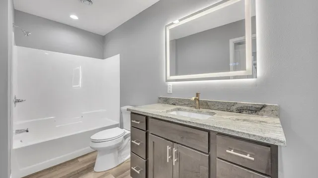 $309,900 | 2100 South 21st Street, Manitowoc, WI 54220