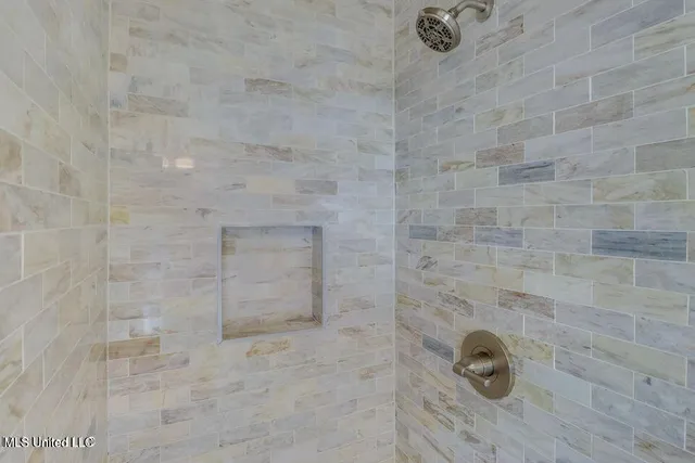 $2,850 | 238 Lovers Lane, Ocean Springs, MS 39564