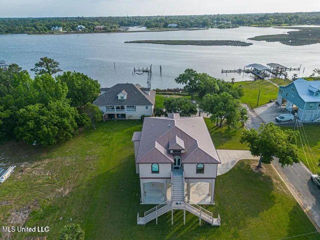 $2,850 | 238 Lovers Lane, Ocean Springs, MS 39564