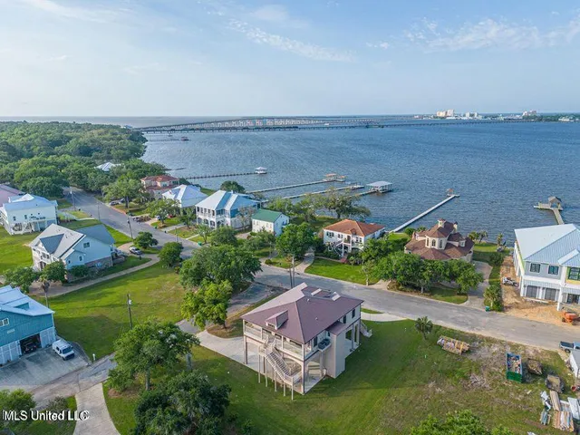 $2,850 | 238 Lovers Lane, Ocean Springs, MS 39564