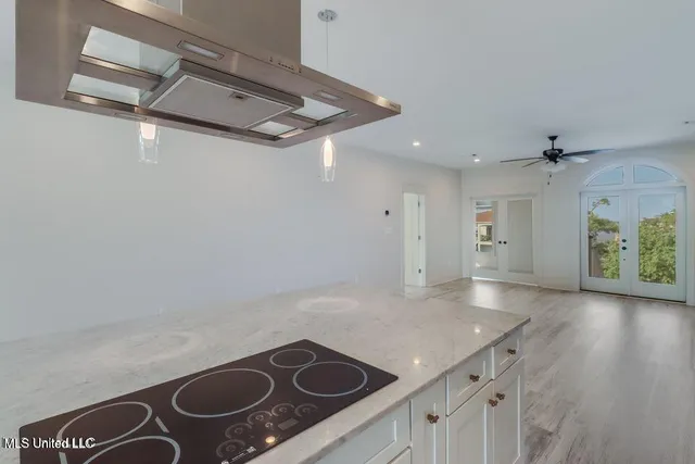 $2,850 | 238 Lovers Lane, Ocean Springs, MS 39564