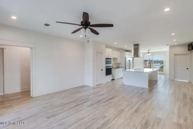 $2,850 | 238 Lovers Lane, Ocean Springs, MS 39564