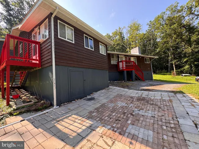 $429,900 | 6856 Howellsville Road, Boyce, VA 22620