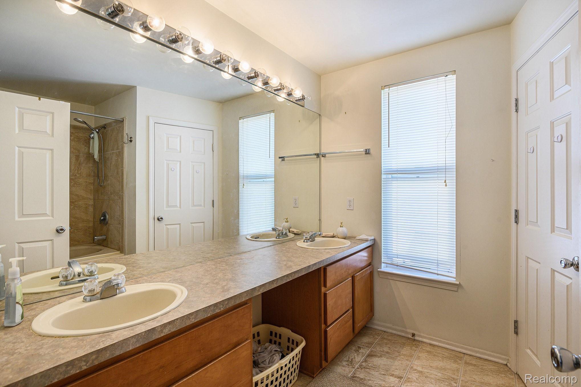 436 Otter Run Road Holly, MI 48442 - Photo 15 of 22 CNG_9556.jpg