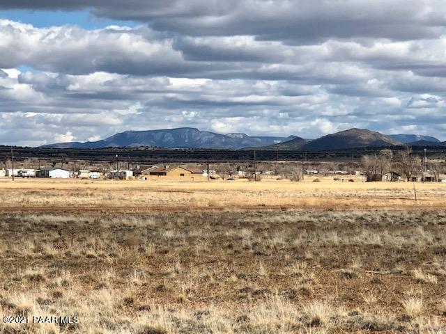 24655 North Stump Road Paulden, AZ 86334 - Photo 1 of 5 a view of an ocean