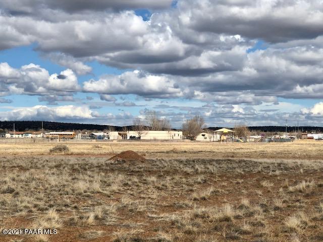 24655 North Stump Road Paulden, AZ 86334 - Photo 2 of 5 a view of a lake and city