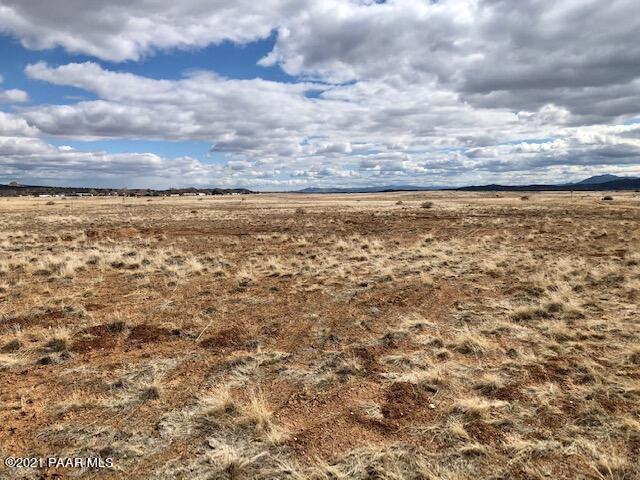 24655 North Stump Road Paulden, AZ 86334 - Photo 3 of 5 a view of an ocean