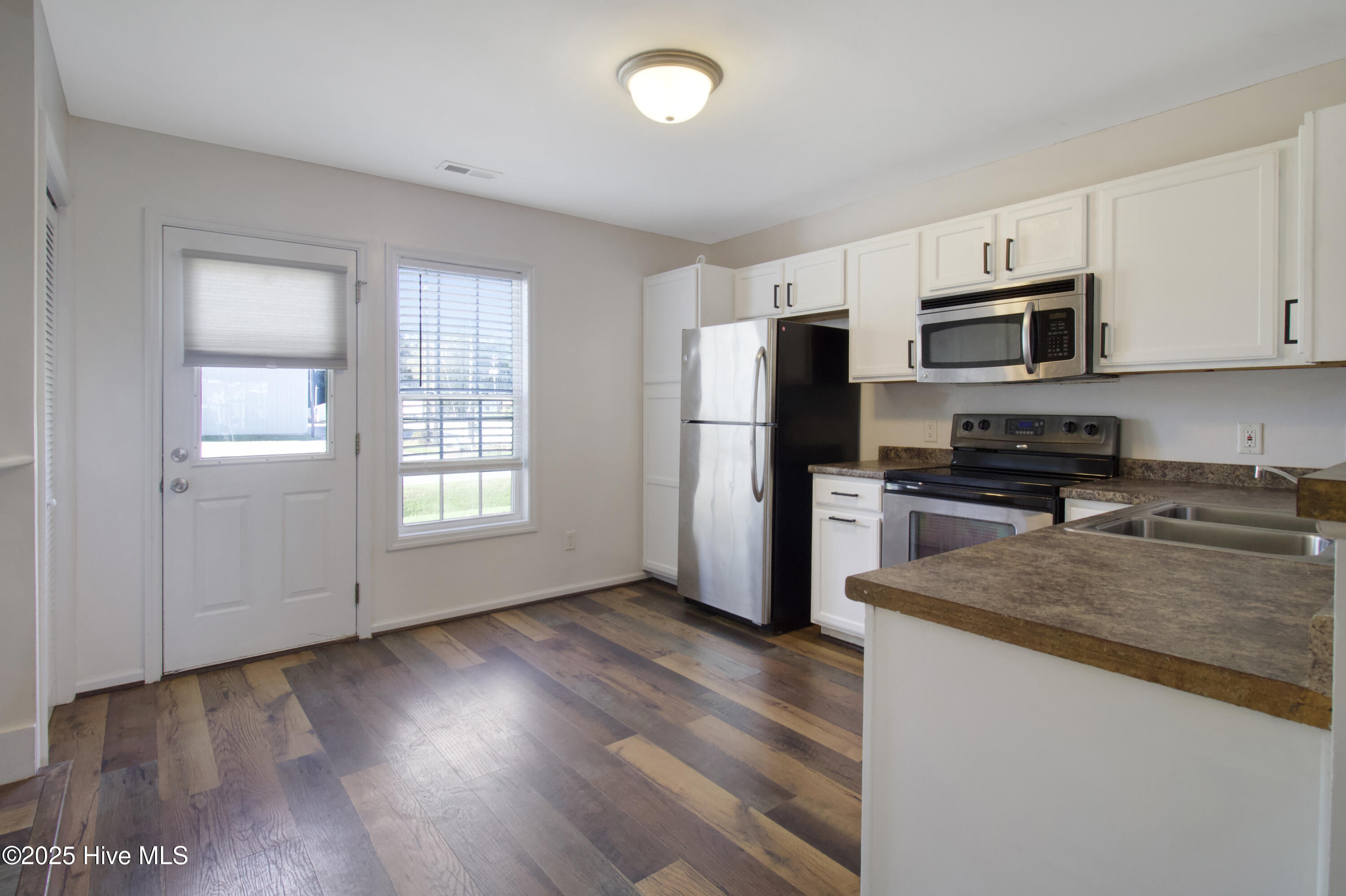 134 Cornerstone Place Jacksonville, NC 28546 - Photo 2 of 26 IMG_5769