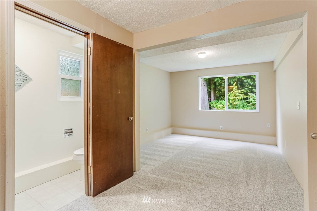 15764 Southeast 166th Place Renton, WA 98058 - Photo 16 of 30