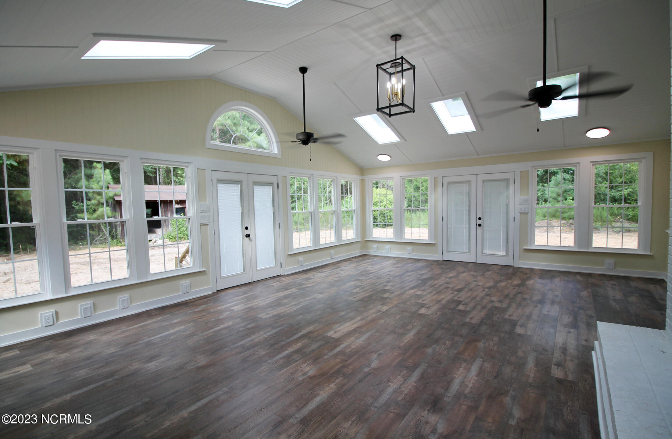 4437 Joe Mobley Road Williamston, NC 27892 - Photo 19 of 53 Living space and sunshine