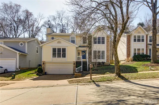 $449,900 | 564 Woodlyn Crossing, Ballwin, MO 63021