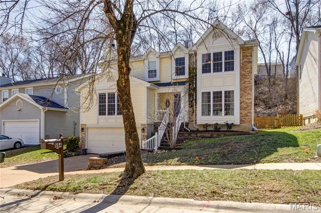 $449,900 | 564 Woodlyn Crossing, Ballwin, MO 63021