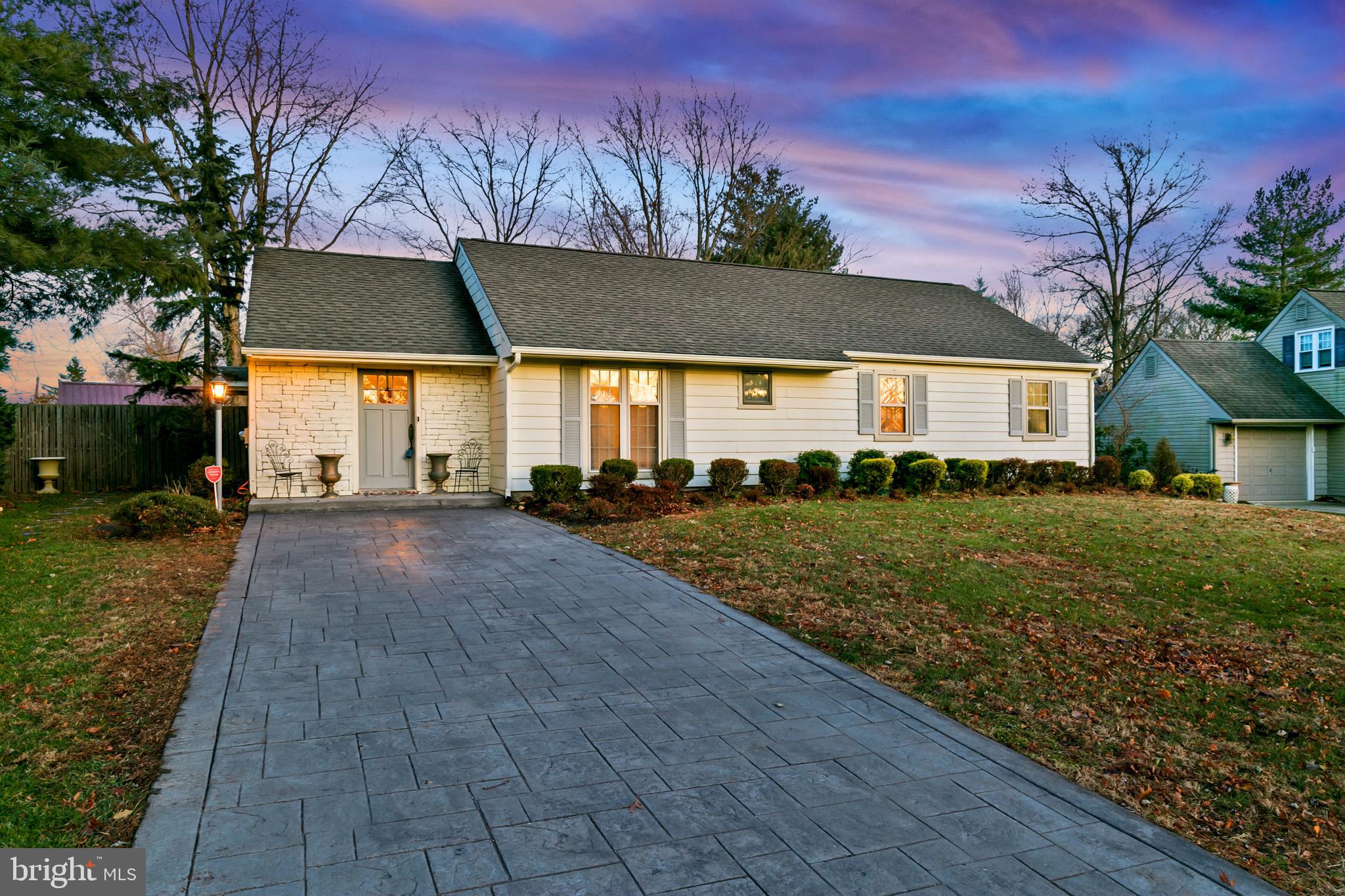 220 Paddock Way Delran, NJ 08075 - Photo 2 of 27 Classic stamped concrete driveway