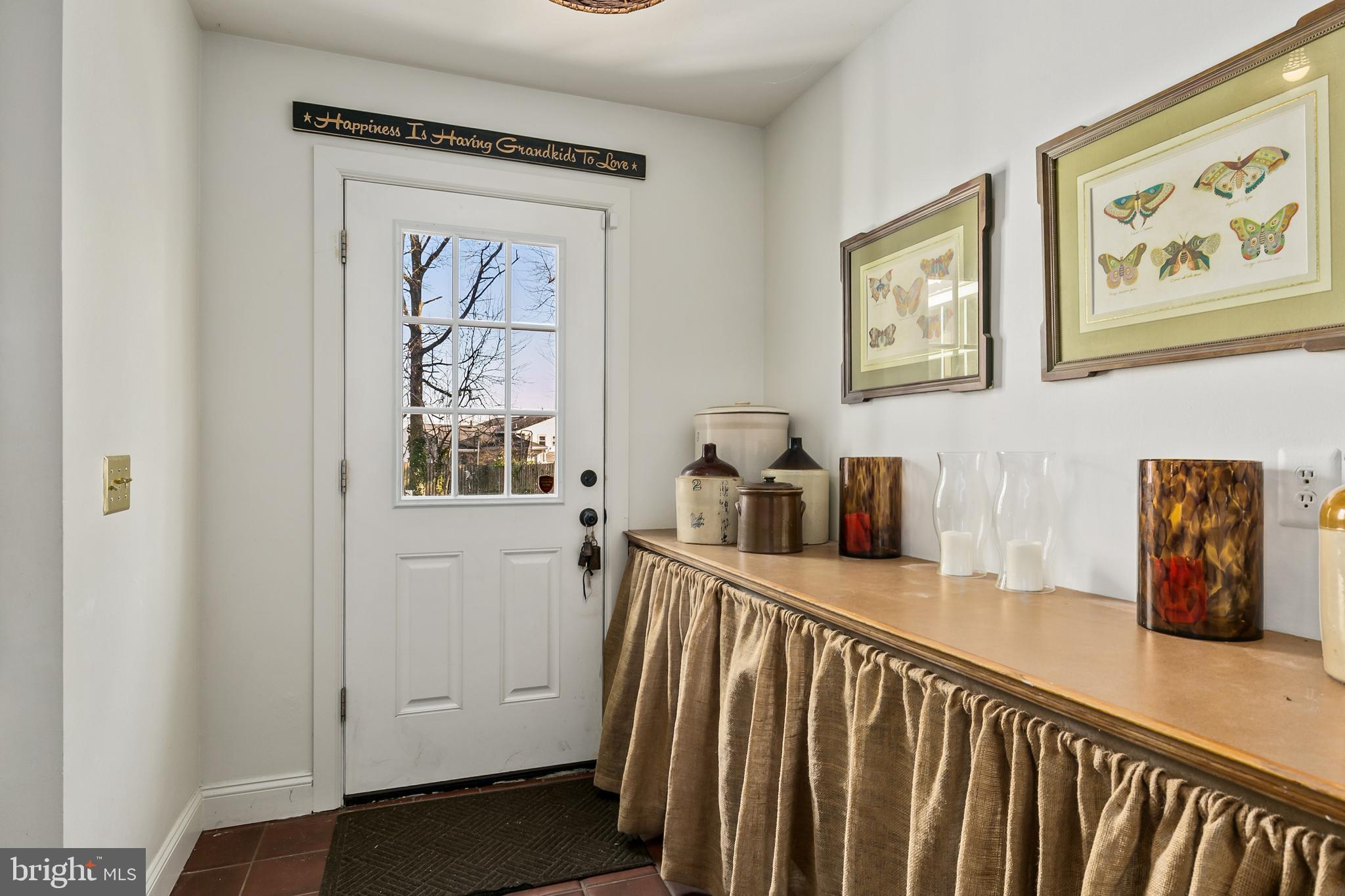 220 Paddock Way Delran, NJ 08075 - Photo 14 of 27 Butler's pantry just off the kitchen and laundry