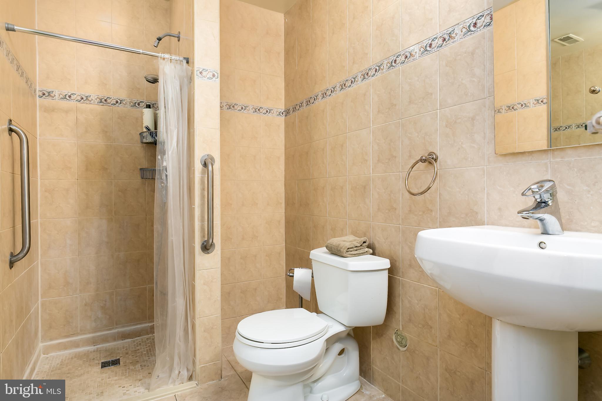220 Paddock Way Delran, NJ 08075 - Photo 22 of 27 Full bath with tiled floor, shower, walls