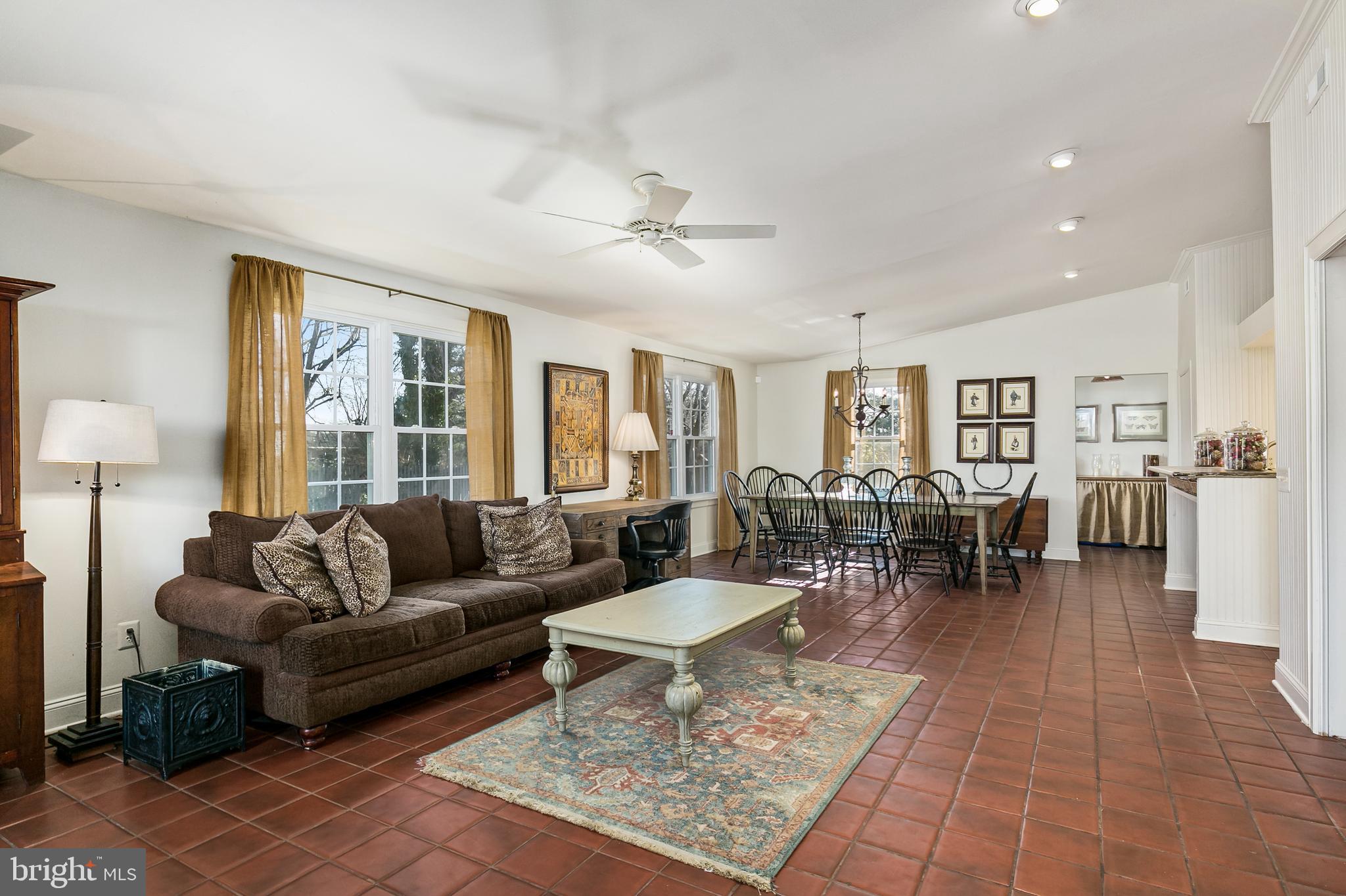 220 Paddock Way Delran, NJ 08075 - Photo 8 of 27 Open concept floor plan with volume ceilings