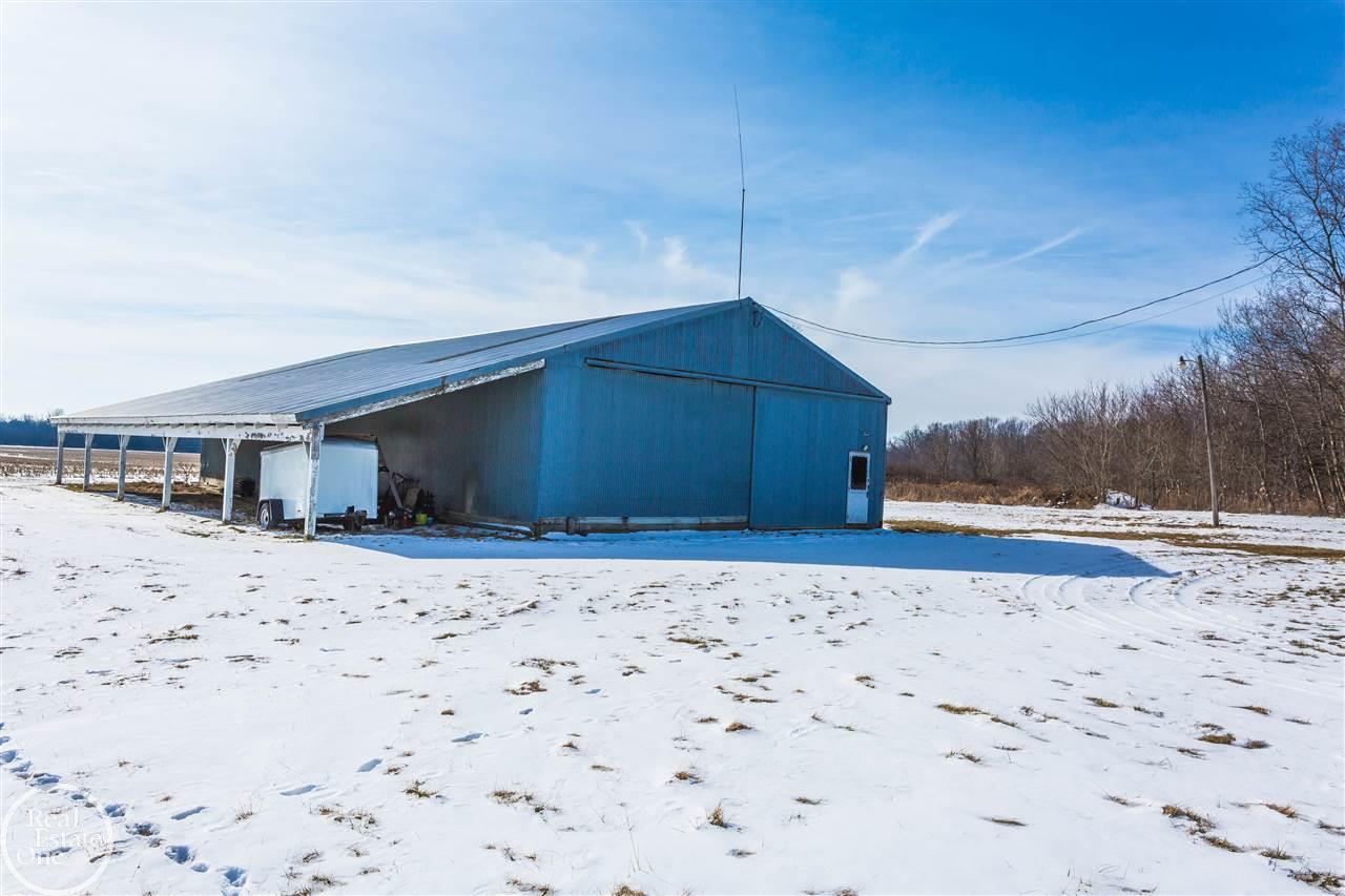8545 Avoca Road Avoca, MI 48006 - Photo 64 of 70 50033785-63.JPG