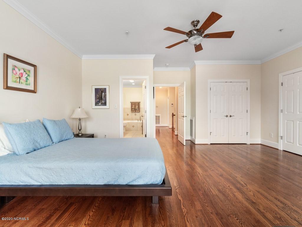 236 Blackwell Point Loop Road, Unit 2 Oriental, NC 28571 - Photo 17 of 42 016_Master Bedroom