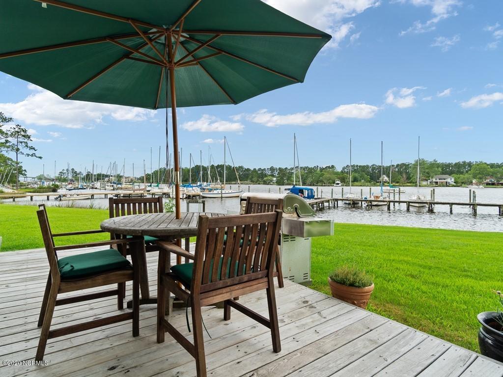 236 Blackwell Point Loop Road, Unit 2 Oriental, NC 28571 - Photo 33 of 42 032_Patio