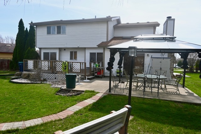 68 White Oaks Road Matteson, IL 60443 - Photo 12 of 39 a garden view with a sitting space