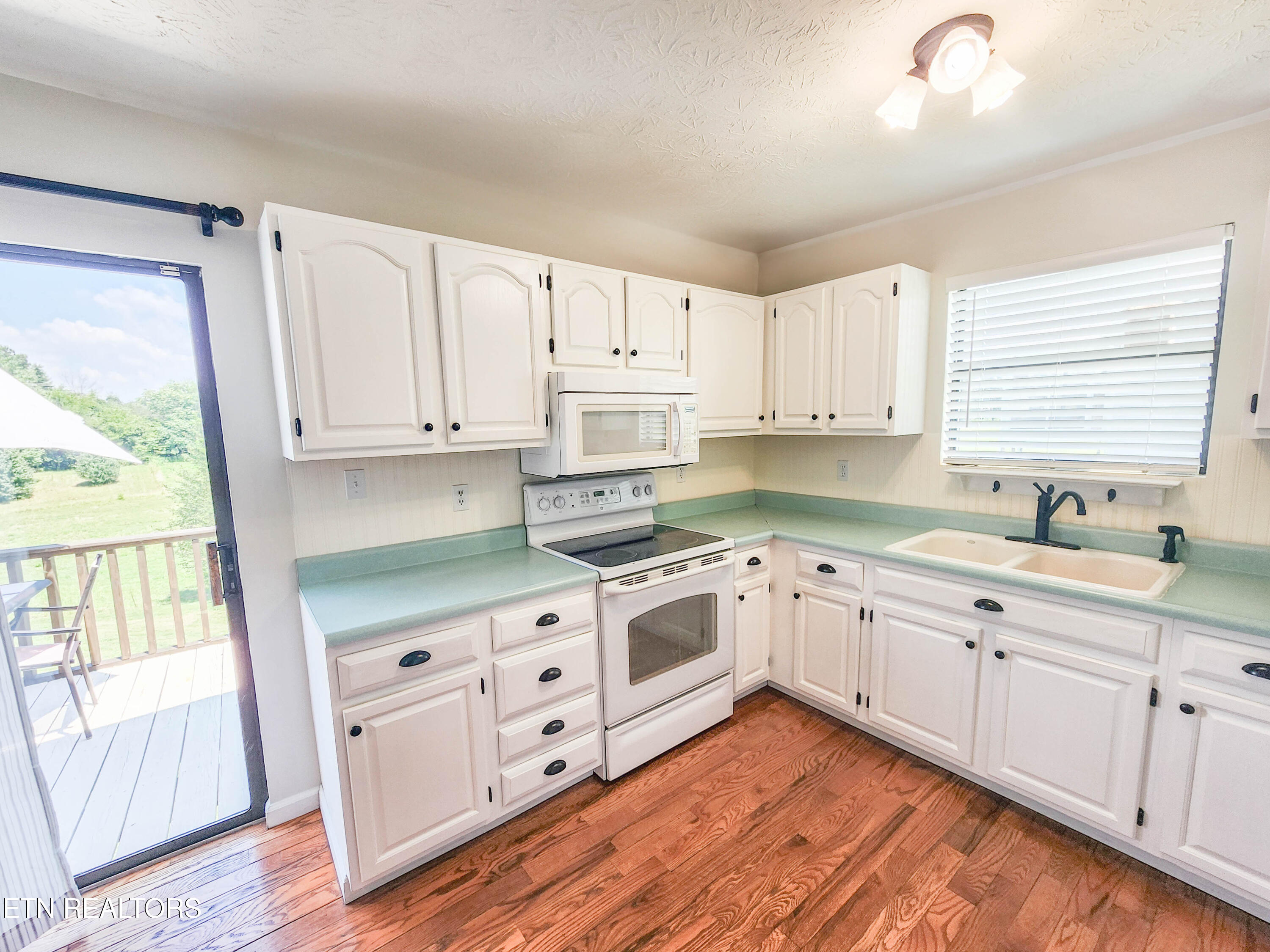 652 Noes Chapel Road Morristown, TN 37814 - Photo 10 of 33 noes chapel new kitch2