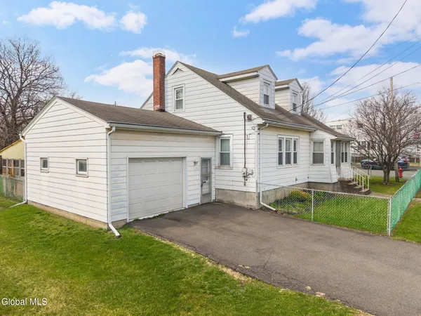 $325,000 | 3 John Street, Green Island, NY 12183