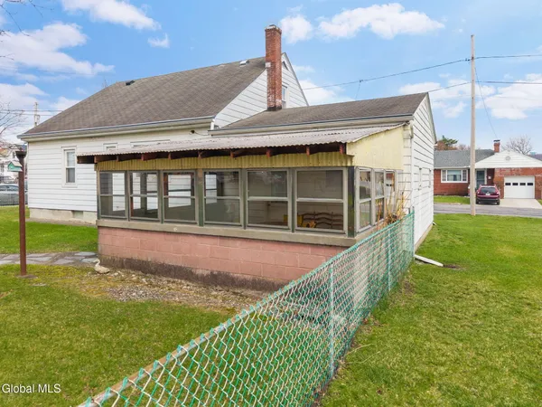 $325,000 | 3 John Street, Green Island, NY 12183