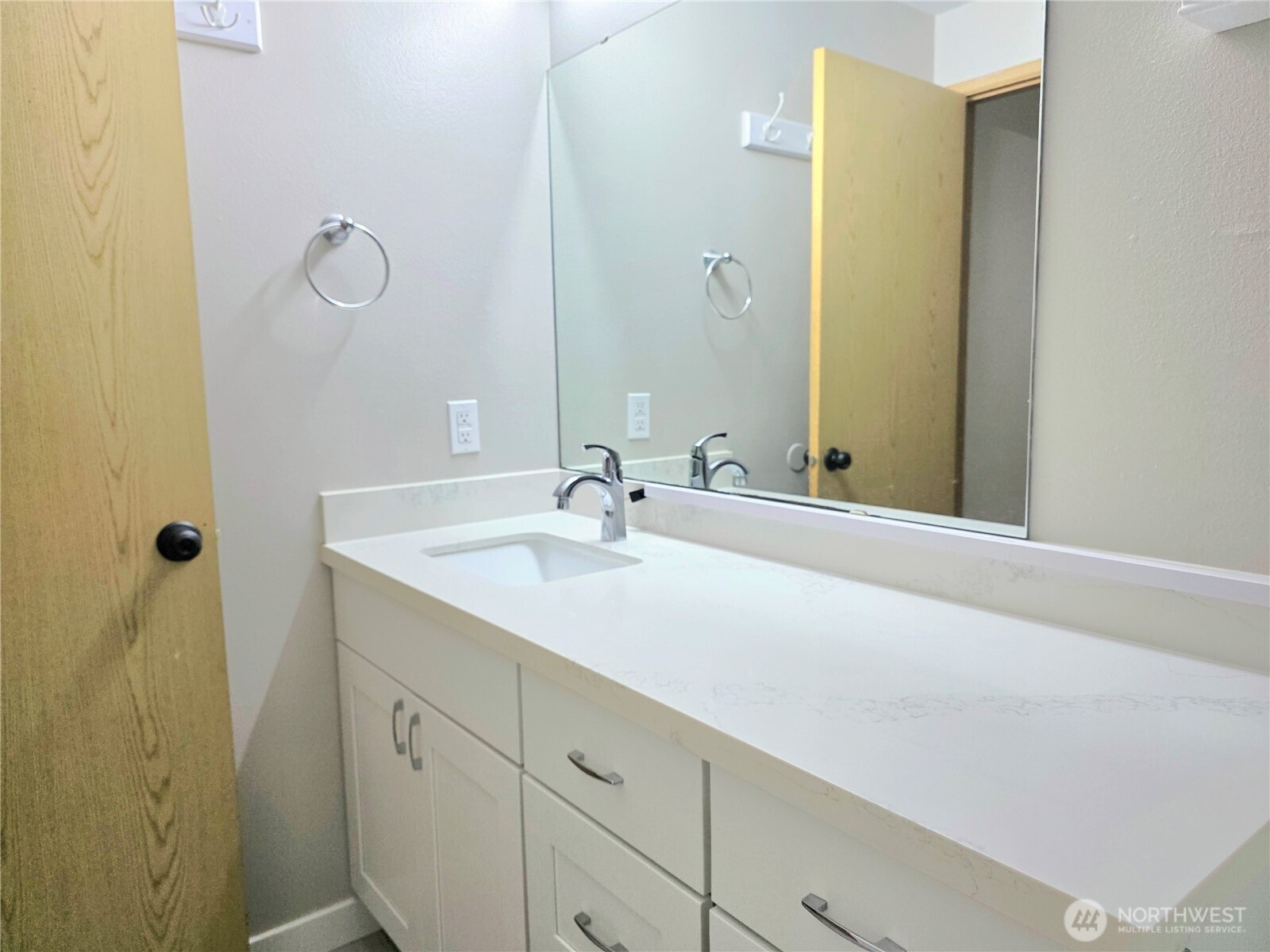 975 Aberdeen Avenue Northeast, Unit J104 Renton, WA 98056 - Photo 8 of 17 Gallery Image 8