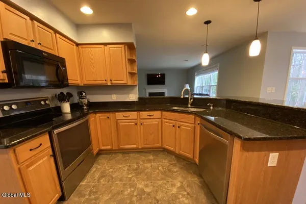 $699,000 | 59 Glenburnie Drive, Wilton, NY 12831