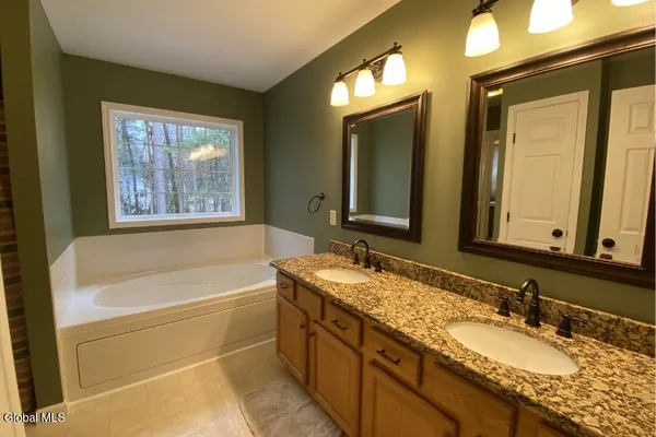 $699,000 | 59 Glenburnie Drive, Wilton, NY 12831