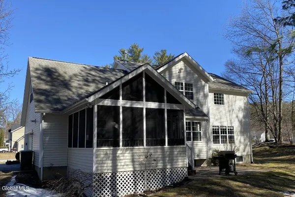 $699,000 | 59 Glenburnie Drive, Wilton, NY 12831