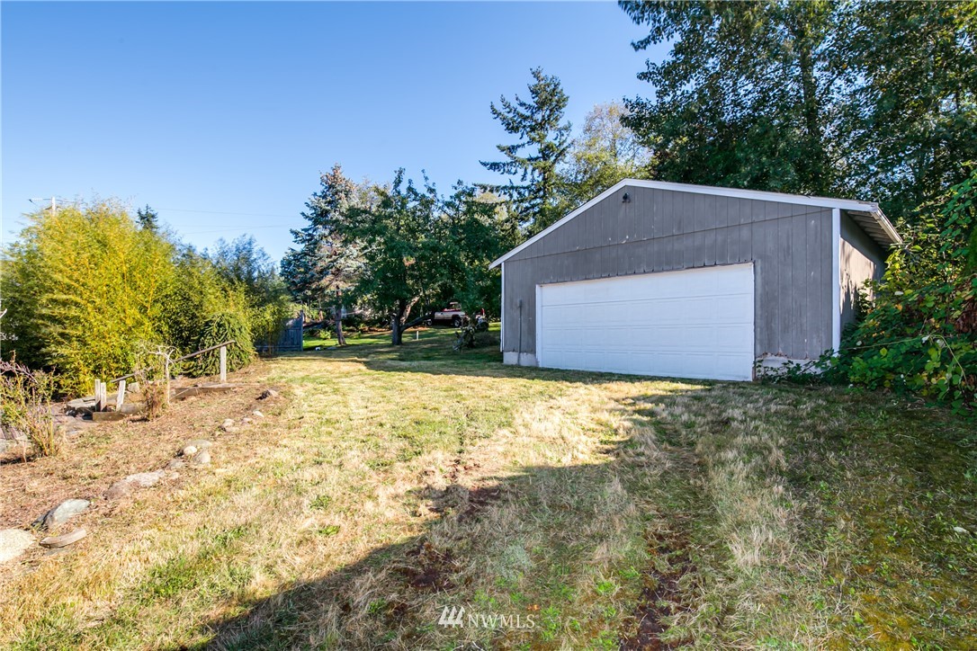 1619 32nd Street Bellingham, WA 98225 - Photo 3 of 16
