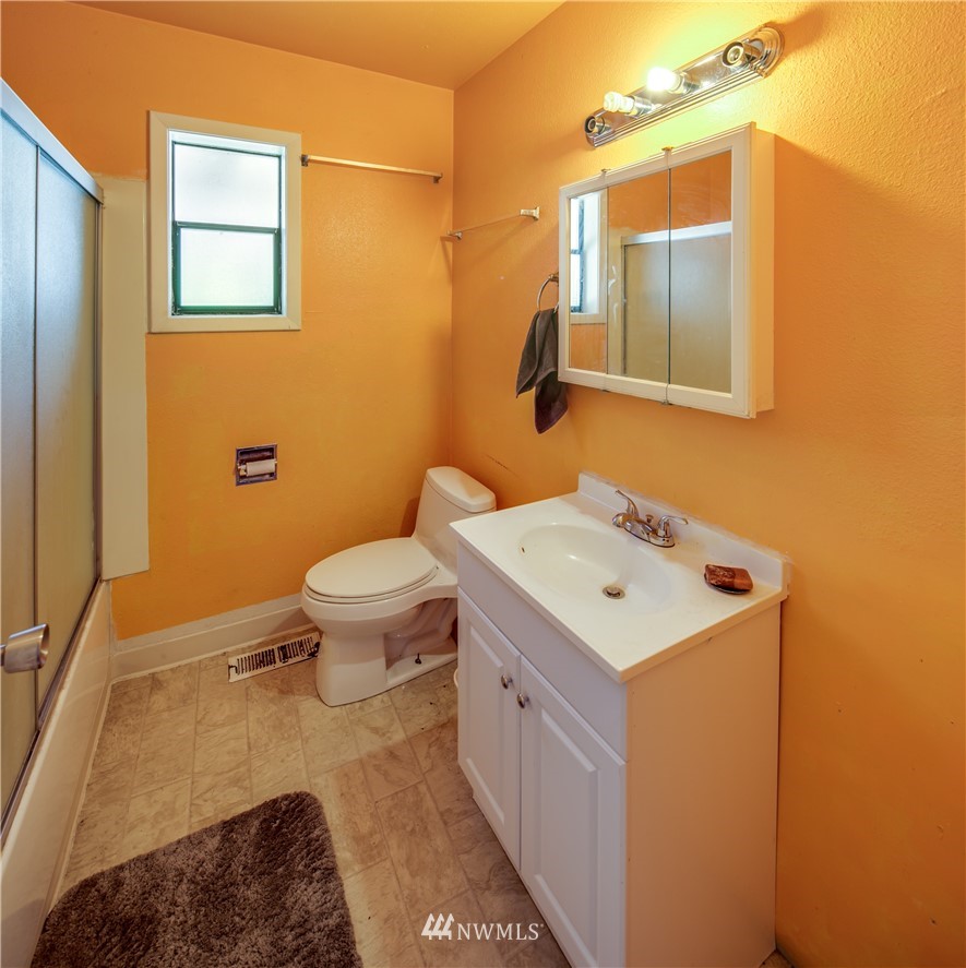 1619 32nd Street Bellingham, WA 98225 - Photo 9 of 16