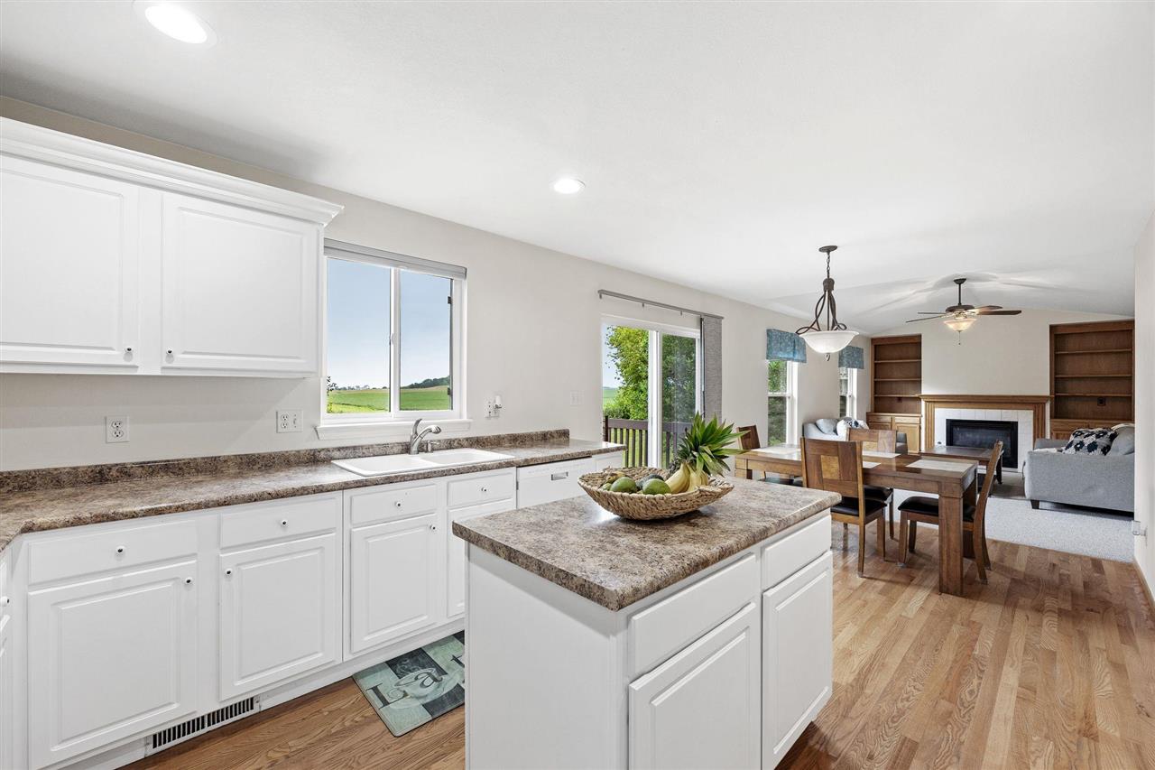 3402 Falcon View Road Southwest Cedar Rapids, IA 52404 - Photo 16 of 38 Gallery Image 16