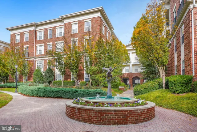 $325,000 | 27 Booth Street, Unit 345, Gaithersburg, MD 20878
