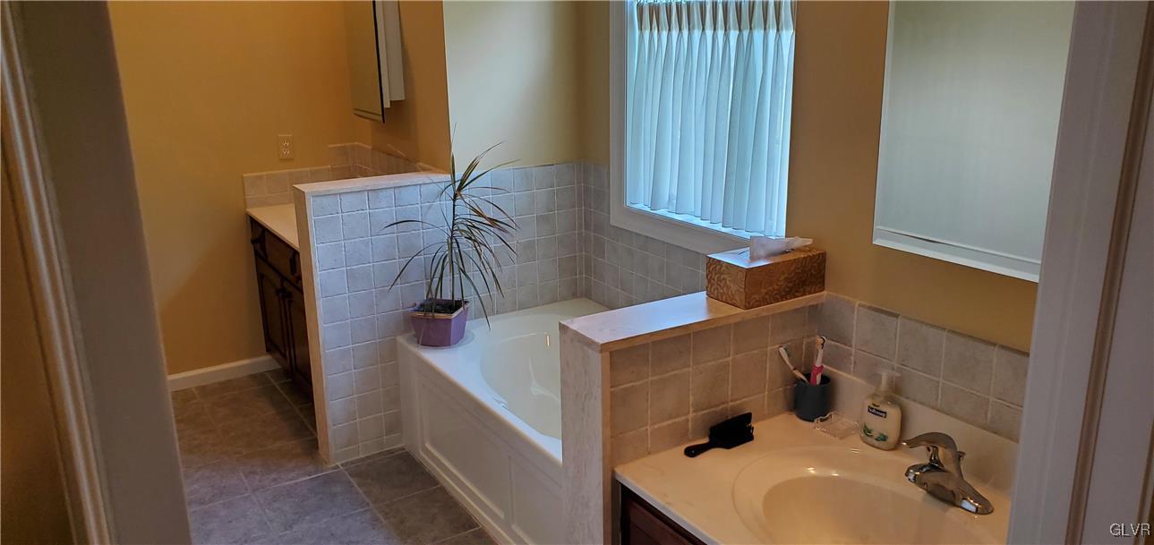 4016 Lilac Road Allentown, PA 18103 - Photo 19 of 22 Gallery Image 19