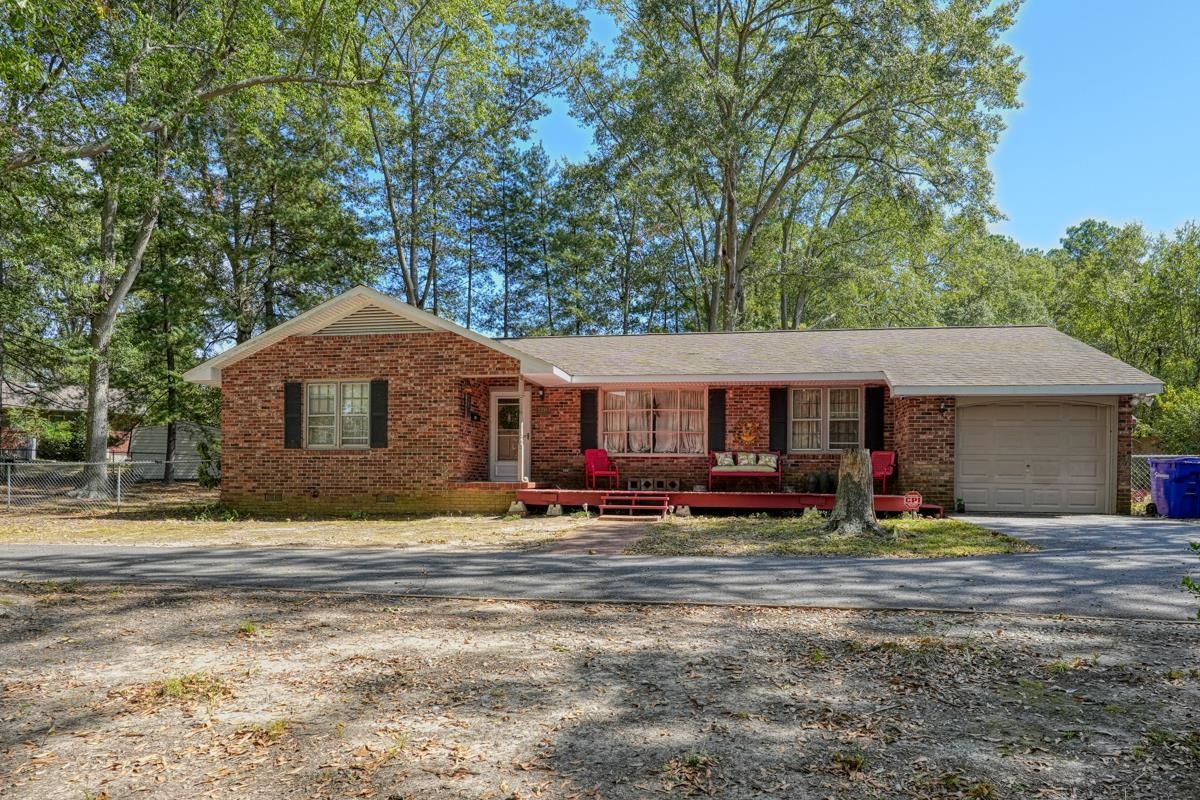 126 Towles Court Spartanburg, SC 29307 - Photo 2 of 35