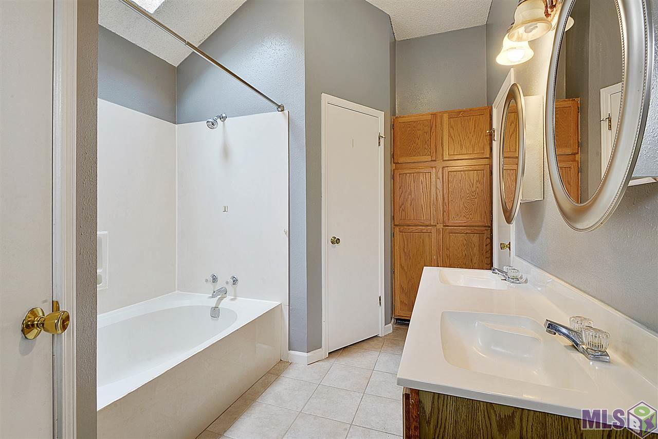 524 Hadley Drive Baton Rouge, LA 70820 - Photo 8 of 10 Gallery Image 8