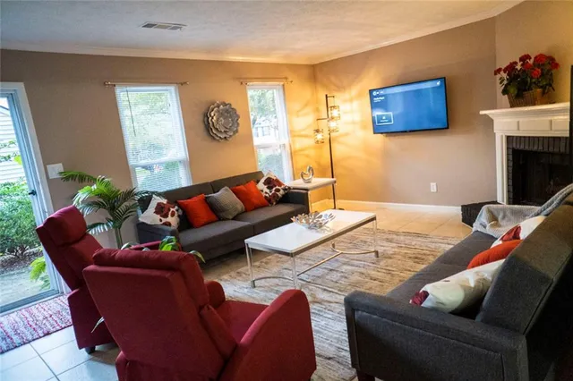 $2,400 | 3230 Cape Circle, Alpharetta, GA 30009