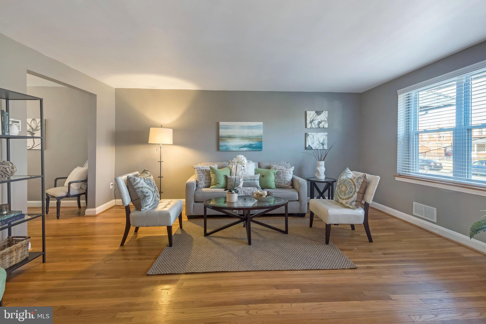 1920 Frames Road Baltimore, MD 21222 - Photo 4 of 27 Living room