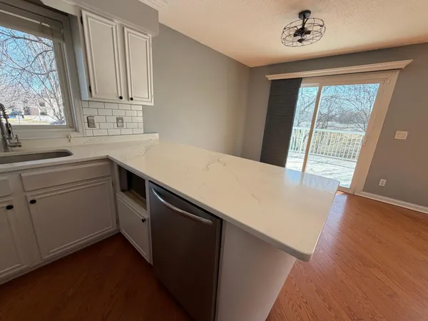 $2,700 | 11941 69th Avenue North, Maple Grove, MN 55369