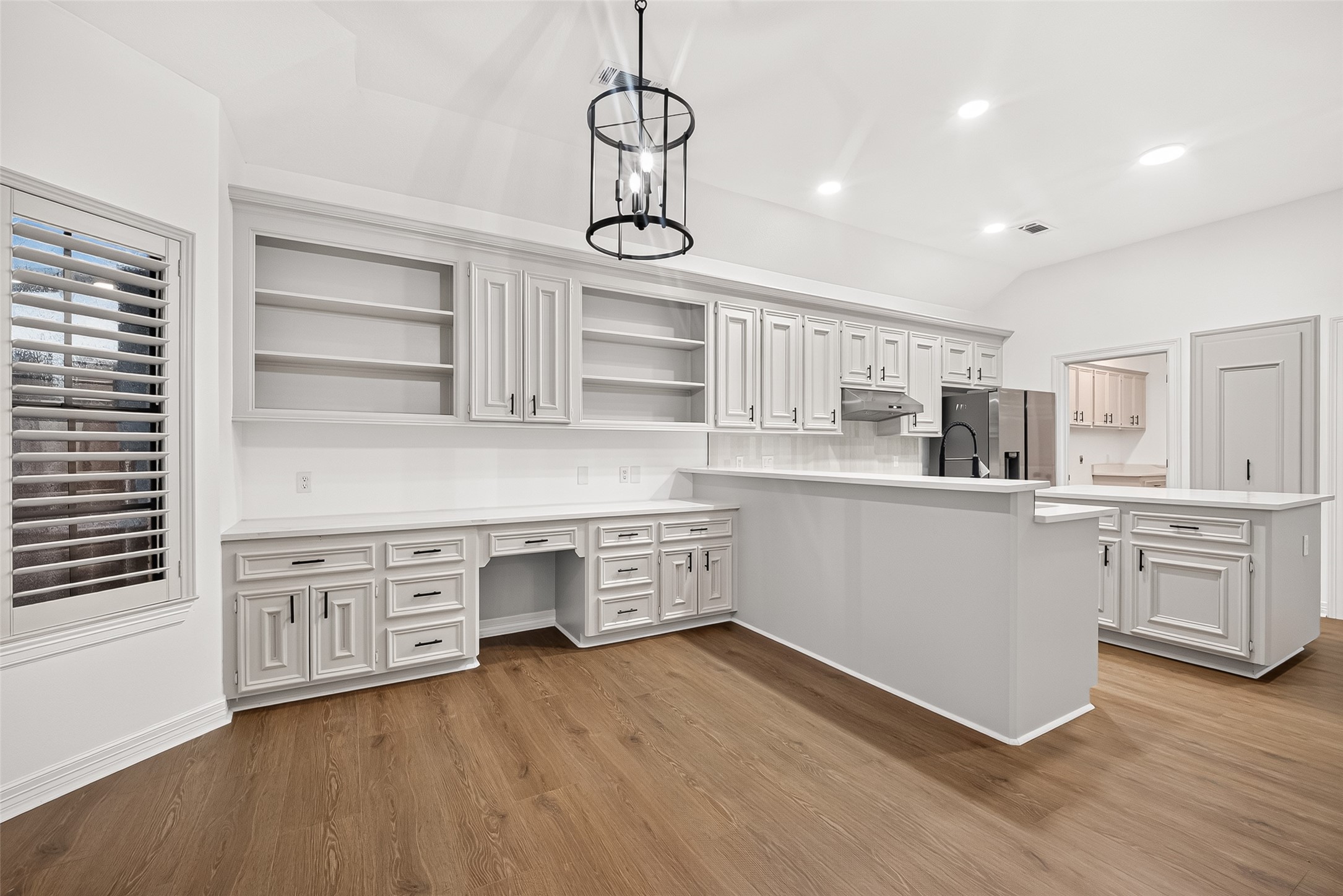 4415 Country Club View Baytown, TX 77521 - Photo 20 of 50 Lots of counterspace for entertaining