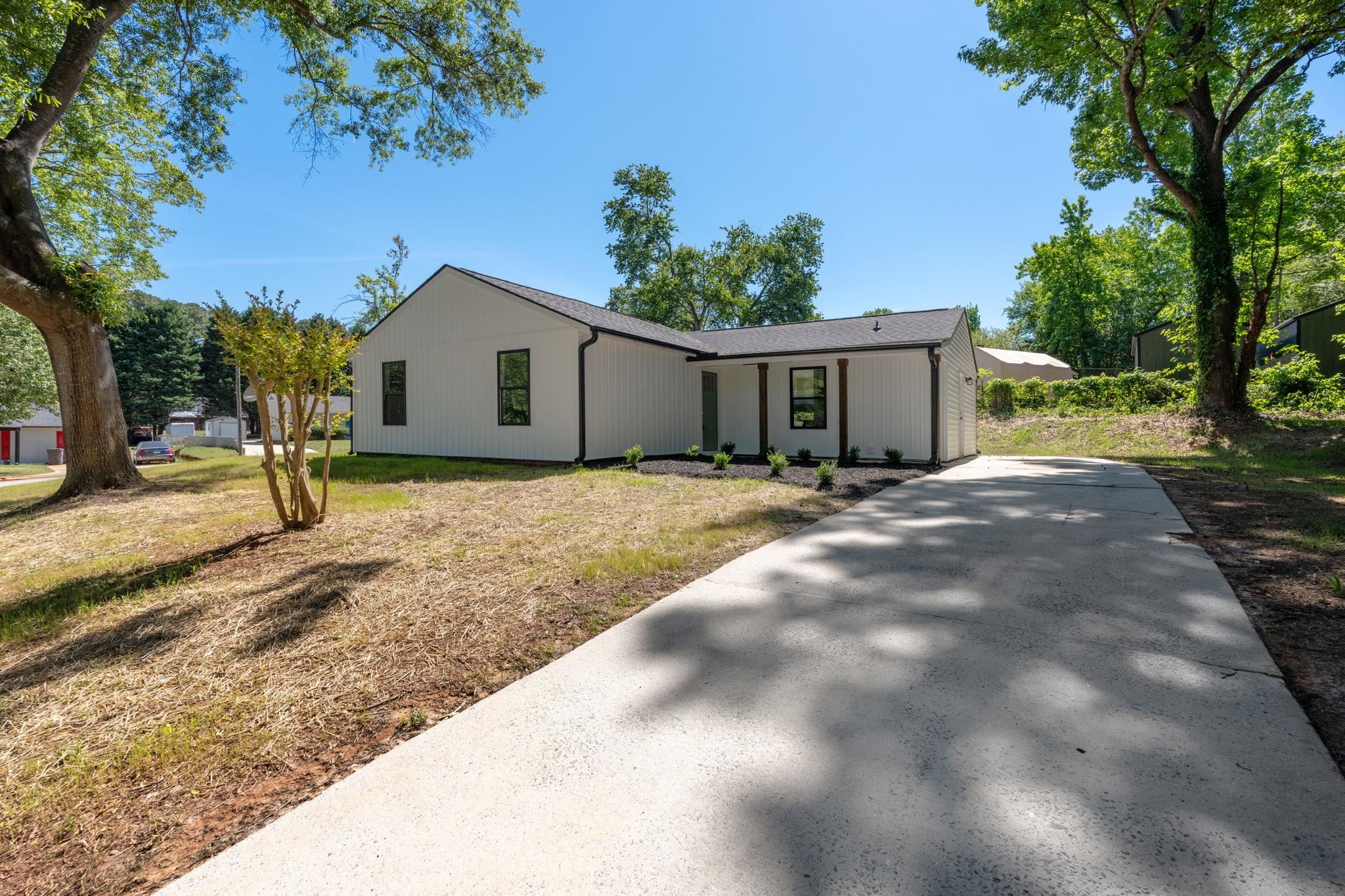 2 Cadbury Road Piedmont, SC 29673 - Photo 1 of 21
