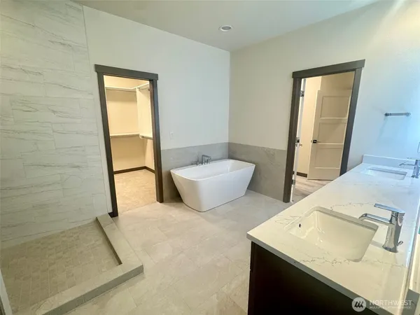 $1,570,000 | 9207 Northeast 175th Street, Unit B, Bothell, WA 98011