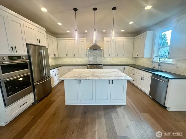 $1,570,000 | 9207 Northeast 175th Street, Unit B, Bothell, WA 98011