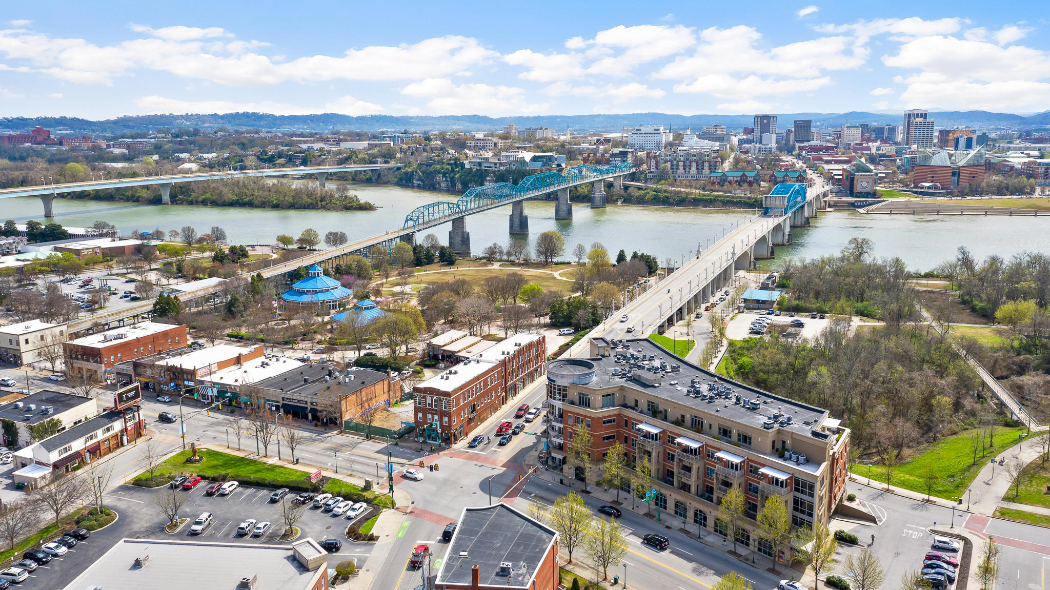 4 Cherokee Blvd., Unit 409 Chattanooga, TN 37405 - Photo 4 of 39 bridgeview-38