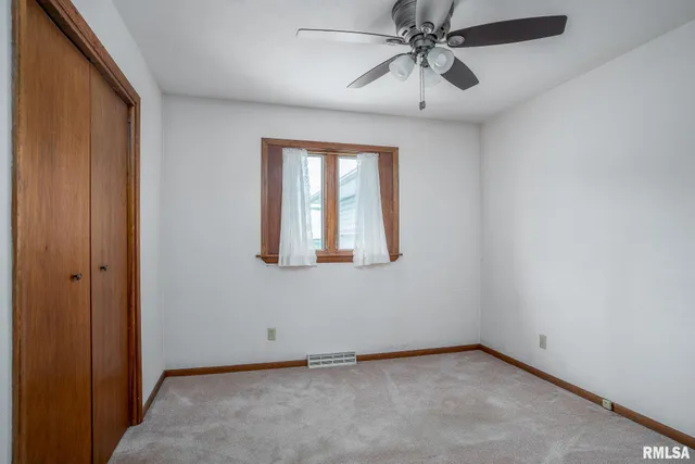 $260,000 | 500 North 7th Avenue, New Windsor, IL 61465