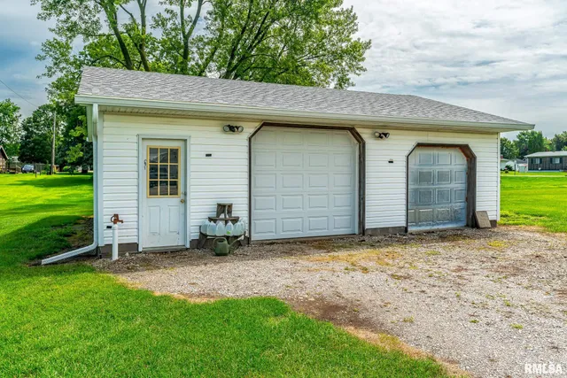 $260,000 | 500 North 7th Avenue, New Windsor, IL 61465